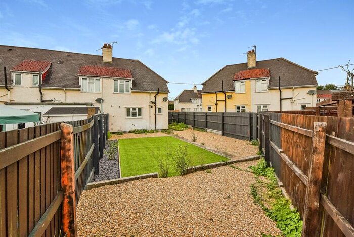 3 Bedroom Semi-Detached House For Sale In Woodlands Road, Chippenham, SN14