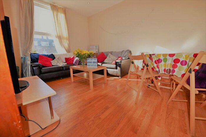 4 Bedroom Flat To Rent In Midland Road, LS6