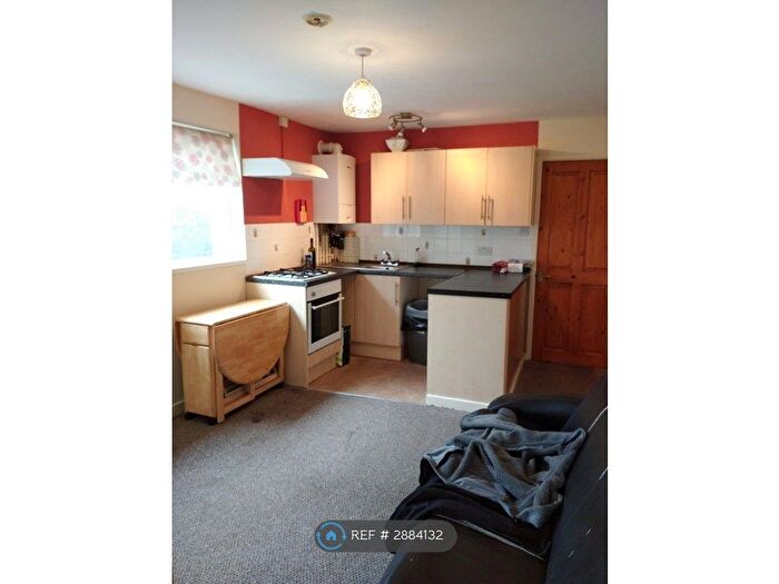 1 Bedroom Maisonette To Rent In Dimond Street, Pembroke Dock, SA72