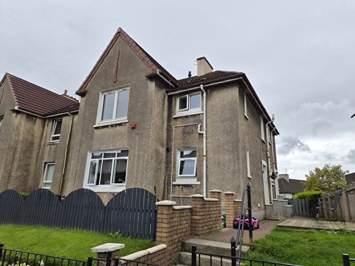 3 Bedroom Flat To Rent In Willow Crescent, Barrowfield, Coatbridge, North Lanarkshire, ML5