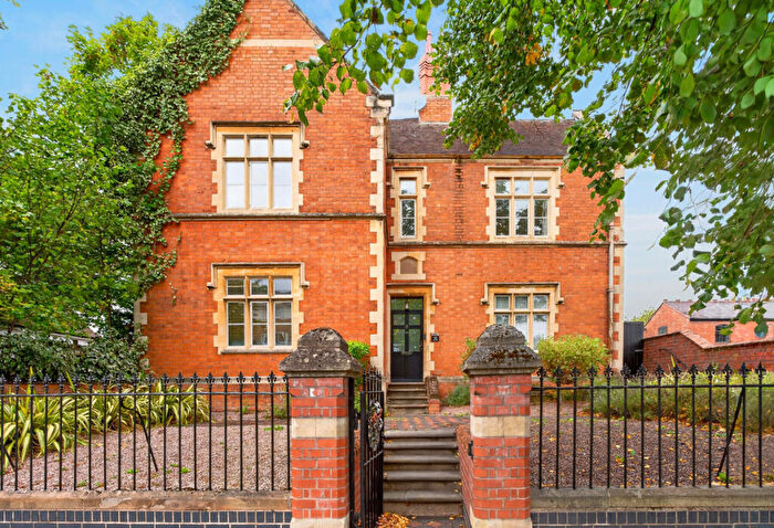 6 Bedroom Detached House For Sale In Rugby Road, Leamington Spa, Warwickshire, CV32