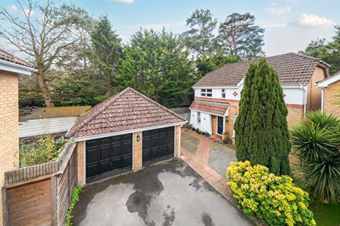 4 Bedroom Detached House For Sale In Heathside Park, Camberley, GU15
