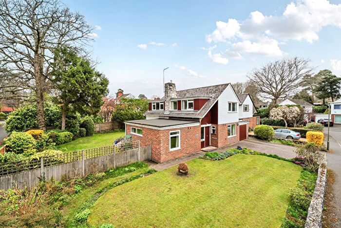 4 Bedroom Detached House For Sale In Tweenways, Sylvan Close, Woking, GU22