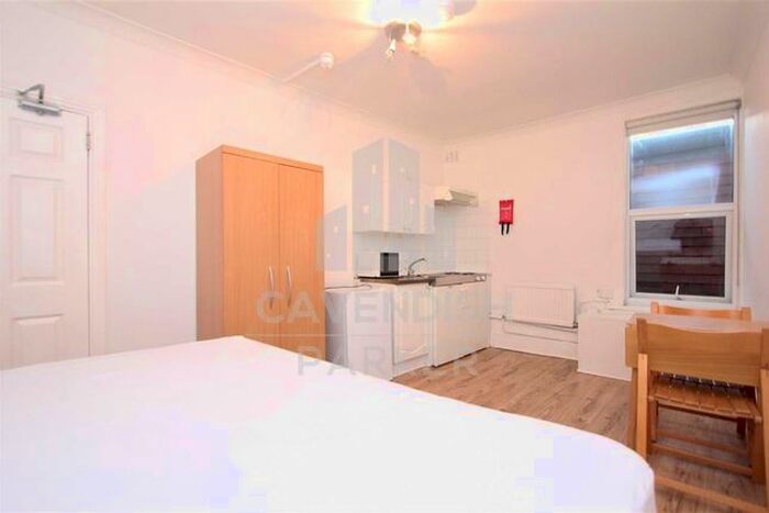 Studio To Rent In Princes Avenue, Muswell Hill, London, N10