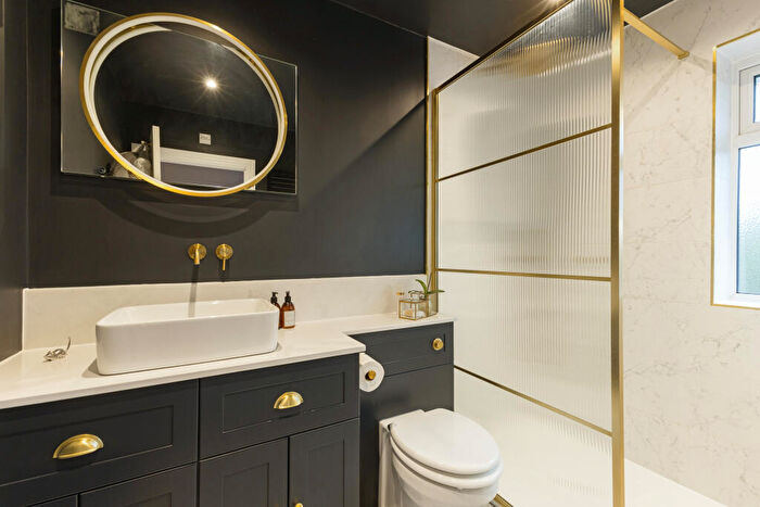 4 Bedroom Detached House For Sale In Station Road, Welham Green, AL9