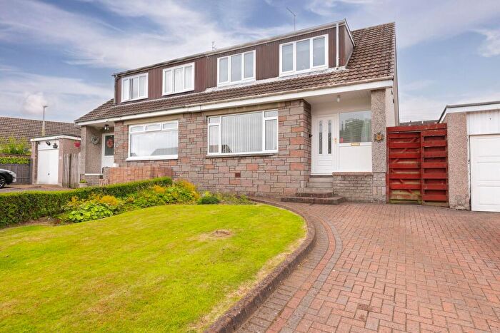 3 Bedroom Semi-Detached House For Sale In Birkdale Drive, Uphall, EH52