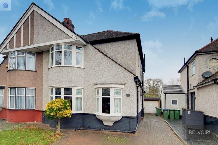 4 Bedroom Semi-Detached House To Rent In Hurst Road, Bexley, Sidcup DA15
