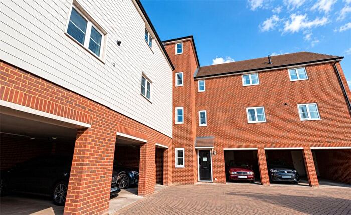 2 Bedroom Flat For Sale In Pictor Drive, Margate, Kent, CT9