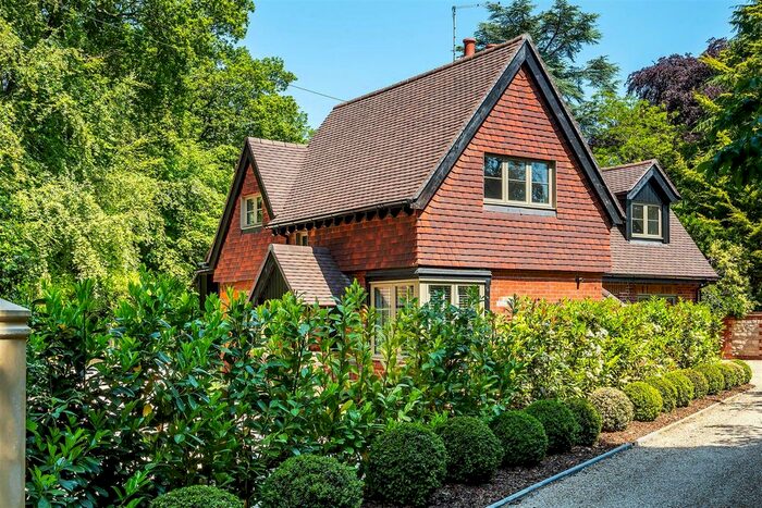 4 Bedroom Detached House To Rent In Highercombe Road, Haslemere, GU27