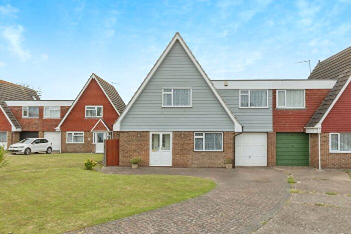 3 Bedroom Semi-Detached House For Sale In The Drove Way, Istead Rise, Gravesend, Kent, DA13