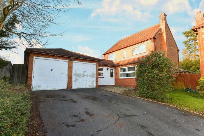 4 Bedroom Detached House For Sale In High Greeve, Wootton, Northampton NN4
