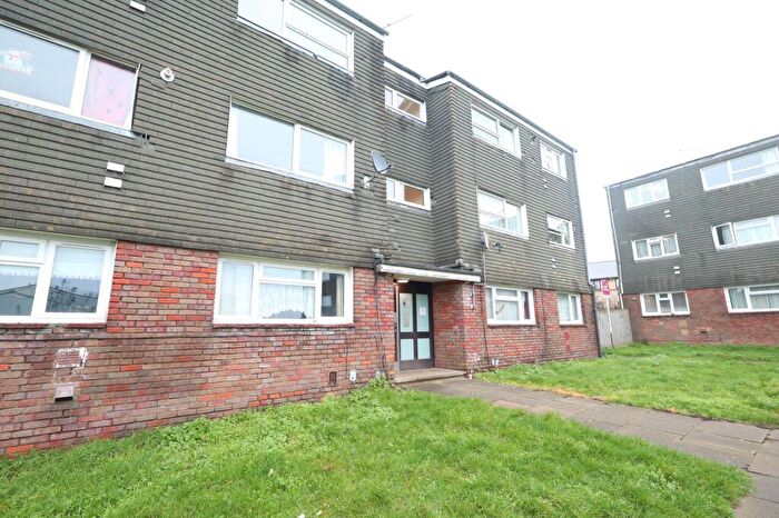 3 Bedroom Flat To Rent In Church Street, Hemel Hempstead, HP2