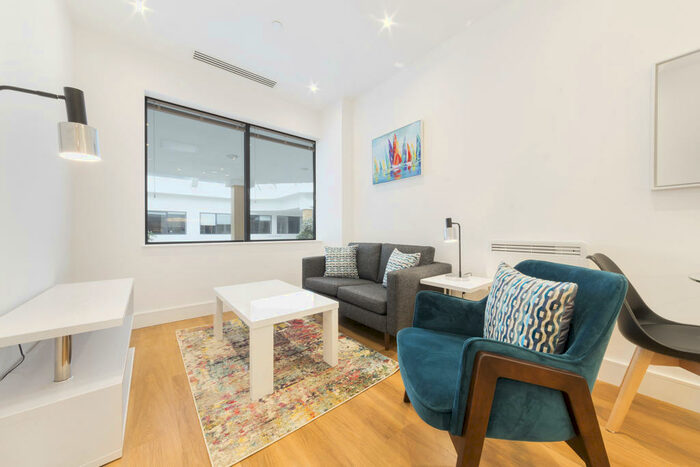 Apartment To Rent In Atria House, Bath Road, Slough, SL1