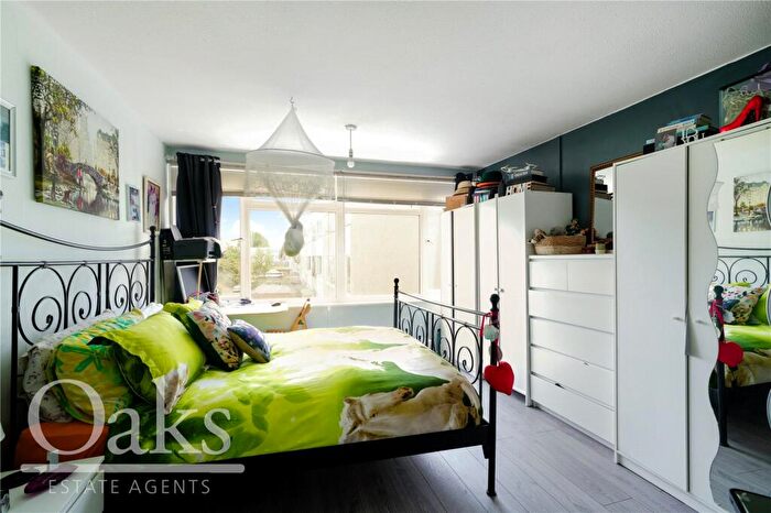3 Bedroom Terraced House For Sale In Caernarvon Close, Mitcham, CR4