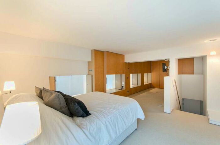 2 Bedroom Flat To Rent In Hall Road, St John's Wood, London, NW8