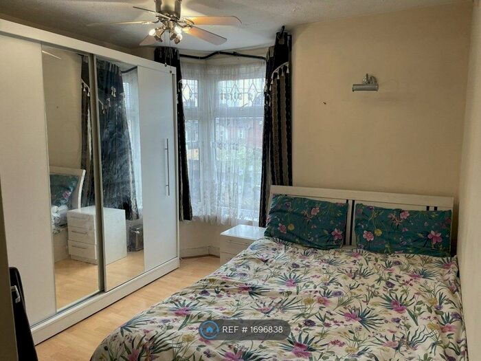 3 Bedroom Terraced House To Rent In Saint John's Road, Barking, IG11