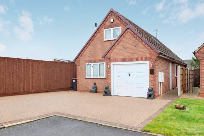 3 Bedroom Bungalow To Rent In Reeders Croft, Chilwell, Nottingham, NG9