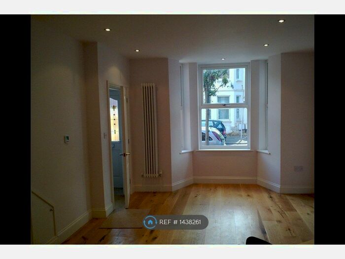 2 Bedroom End Of Terrace House To Rent In Duncan Road, Richmond, TW9