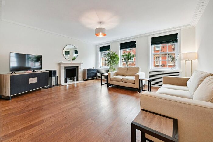 3 Bedroom Flat To Rent In Green Street, Mayfair, London, W1K
