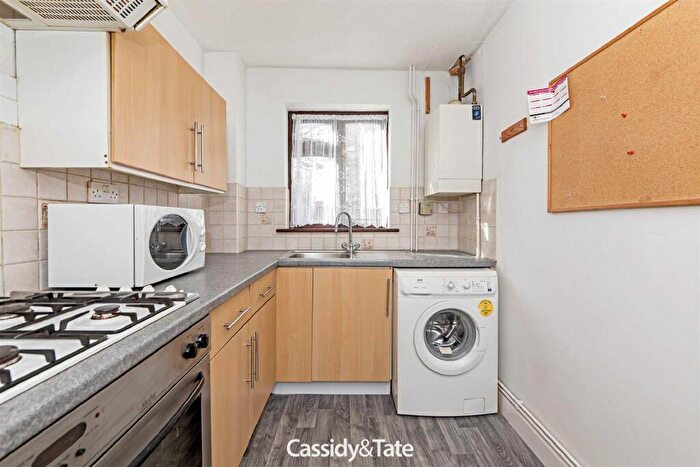 1 Bedroom End Of Terrace House To Rent In Wynchlands Crescent, St Albans, AL4