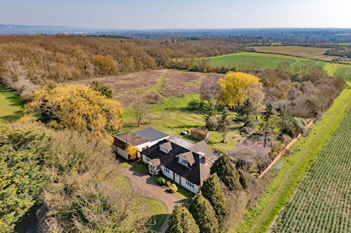 4 Bedroom Detached House For Sale In Pinesfield Lane, Trottiscliffe, West Malling, Kent, ME19