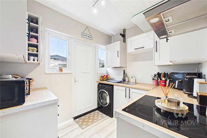 2 Bedroom Bungalow For Sale In Ennerdale Road, Spinney Hill, Northamptonshire, NN3