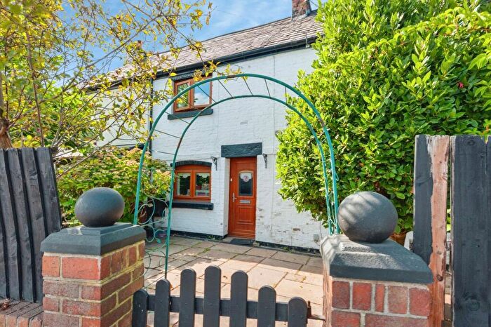 3 Bedroom End Of Terrace House For Sale In Whitefield Lane, Tarbock Green, Prescot, Merseyside, L35