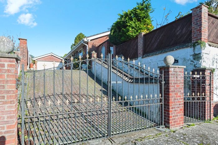 3 Bedroom Detached House For Sale In Blandford Hill, Milborne St. Andrew, Blandford Forum, DT11