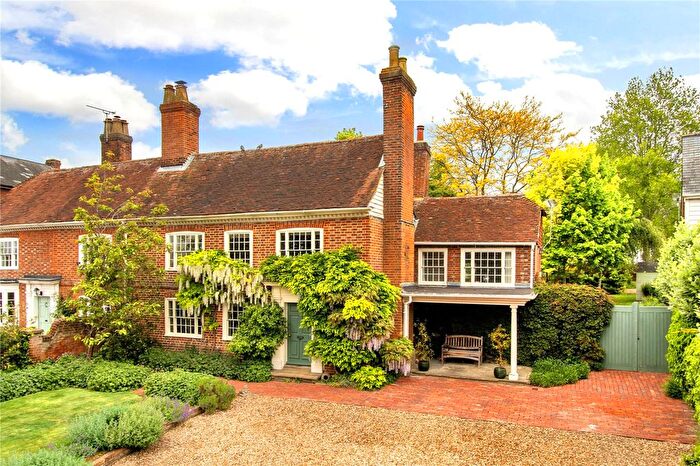 4 Bedroom Semi-Detached House For Sale In Tonbridge Road, Wateringbury, Maidstone, Kent, ME18