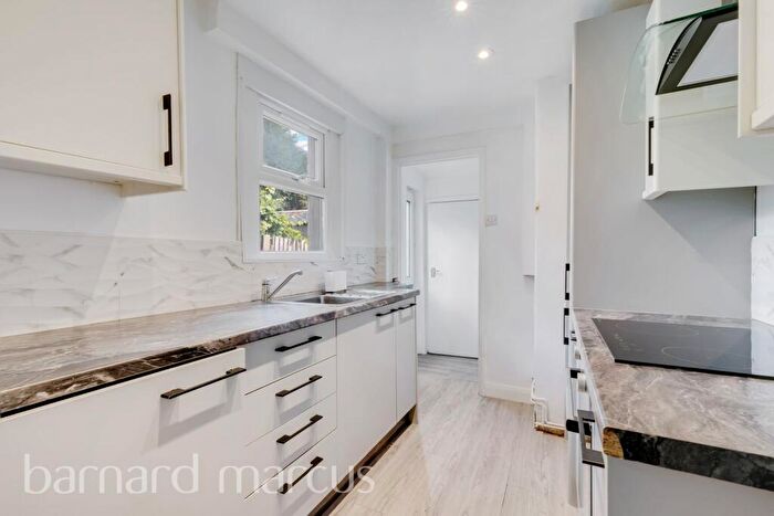 2 Bedroom End Of Terrace House To Rent In Freemasons Road, Croydon, CR0