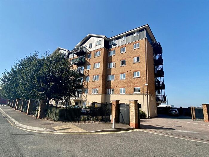 2 Bedroom Flat To Rent In Baltic Wharf, Clifton Marine Parade, Gravesend, Kent, DA11