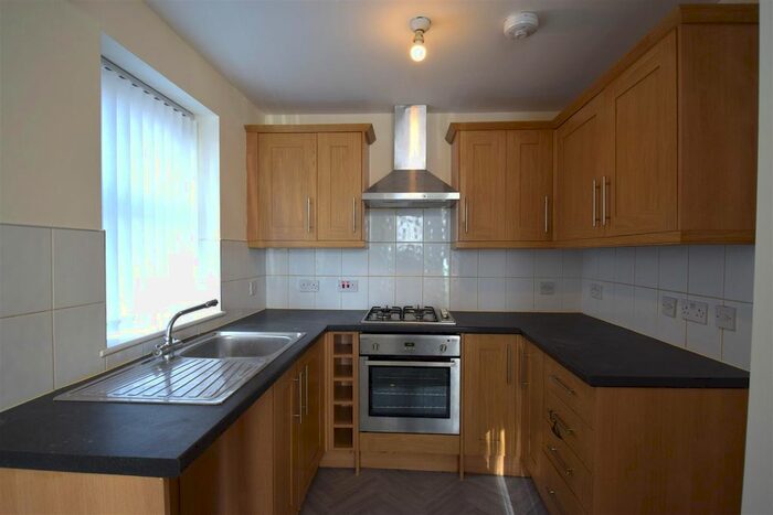 2 Bedroom Flat To Rent In Sefton Road, New Ferry, Wirral, CH62