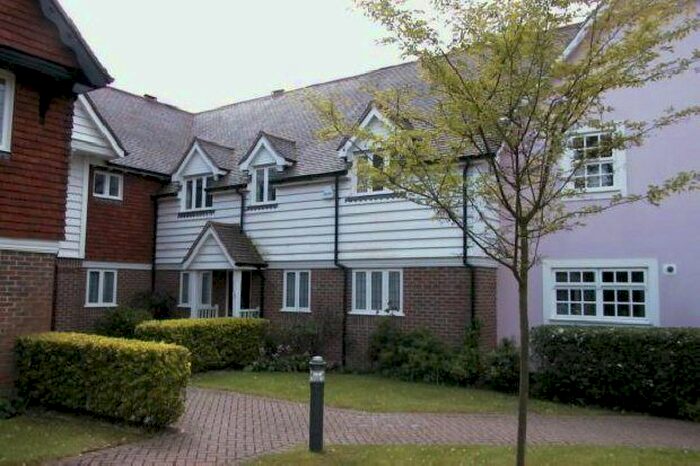 2 Bedroom Flat To Rent In Parkside Mews, Hurst Road, Horsham, RH12
