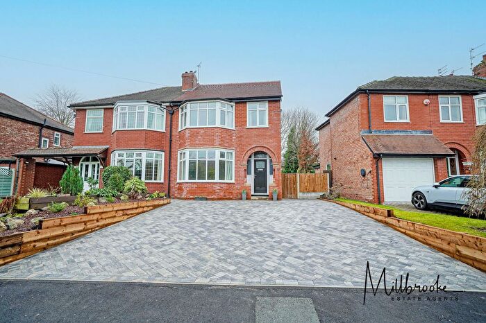 4 Bedroom Semi-Detached House To Rent In Greenleach Lane, Worsley, M28