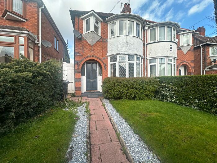 3 Bedroom Semi Detached House To Rent In Wensleydale Road, Birmingham, B42