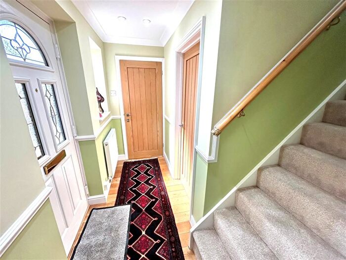 4 Bedroom Detached House For Sale In Lower Hartlip Road, Hartlip, Sittingbourne, Kent, ME9