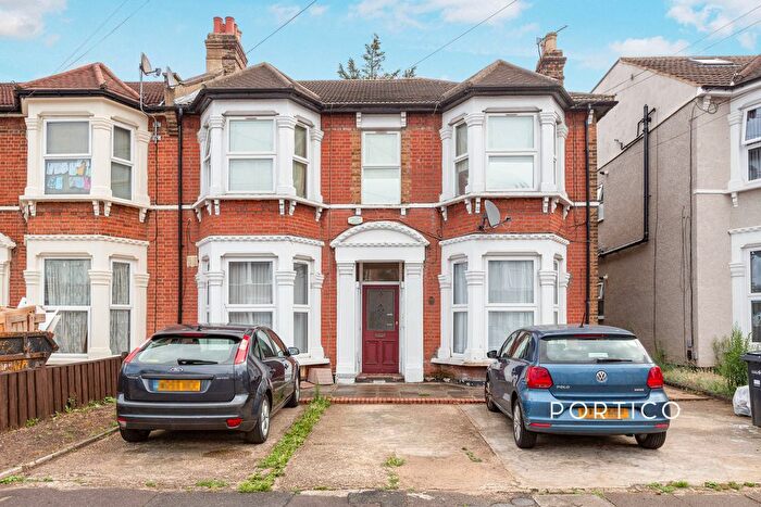 1 Bedroom Flat To Rent In Selborne Road, Ilford, IG1