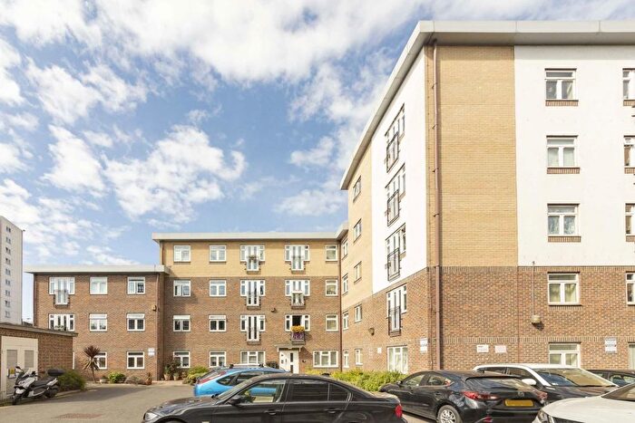 2 Bedroom Flat To Rent In Fulham Road, London, SW6