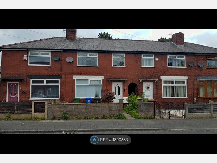 3 Bedroom Semi-Detached House To Rent In Clough Road, Droylsden, Manchester, M43