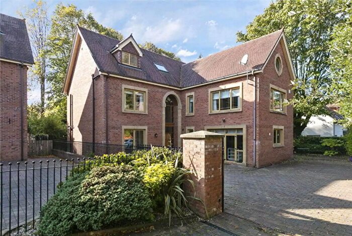 5 Bedroom Detached House For Sale In B Deramore Park, Belfast, BT9