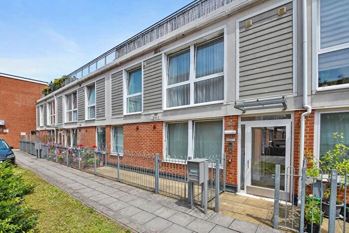 2 Bedroom Flat For Sale In Brownell Place, London, W7