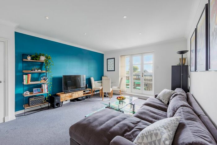 2 Bedroom Flat To Rent In Willow Court, Corney Reach Way, Chiswick, London, W4