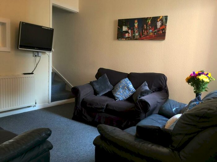 3 Bedroom Terraced House To Rent In Winnie Road, Selly Oak, Birmingham, B29