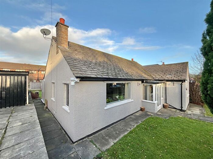 3 Bedroom Detached Bungalow For Sale In Simmondley Lane, Glossop, SK13