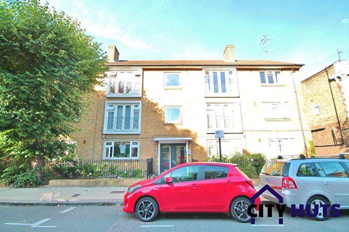 3 Bedroom Flat To Rent In Willes Road, London, Kentish Town, NW5