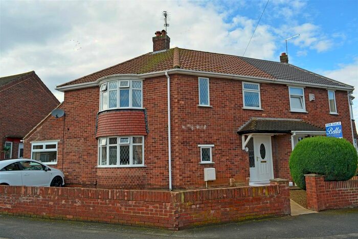 3 Bedroom Semi-Detached House To Rent In Oxford Street, Scunthorpe, DN16