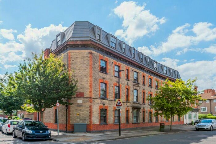 2 Bedroom Apartment To Rent In Chadbourn Street, London, E14