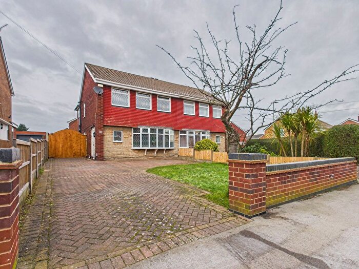3 Bedroom Semi Detached House For Sale In Birchwood Road, Scunthorpe, DN16