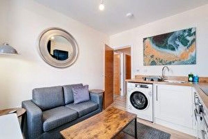 1 Bedroom Flat To Rent In Market Place, Wednesbury, WS10