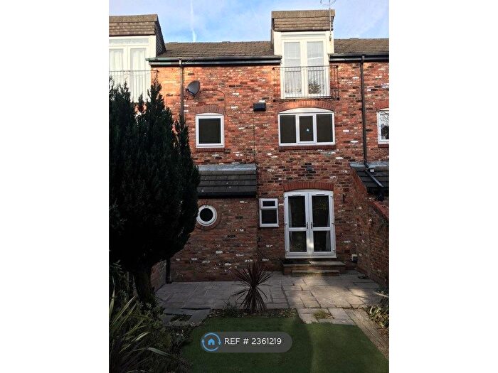 3 Bedroom Terraced House To Rent In Gatcombe Mews, Wilmslow, SK9